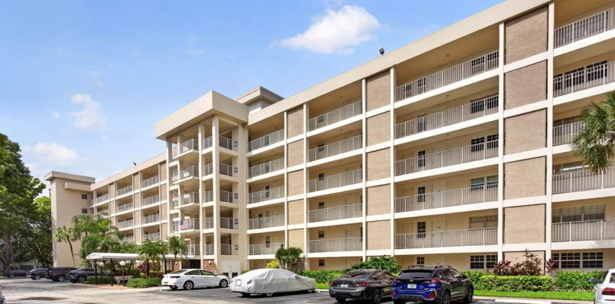 Condo in Pompano Beach, Florida, 3 bedrooms  № 2383291
