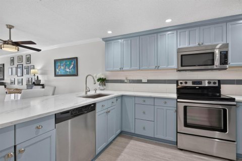 Condo in Pompano Beach, Florida, 3 bedrooms  № 2383291 - photo 6