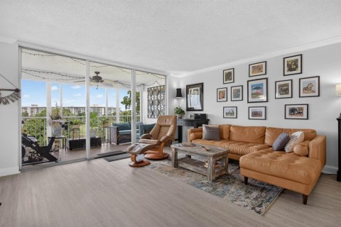 Condo in Pompano Beach, Florida, 3 bedrooms  № 2383291 - photo 10