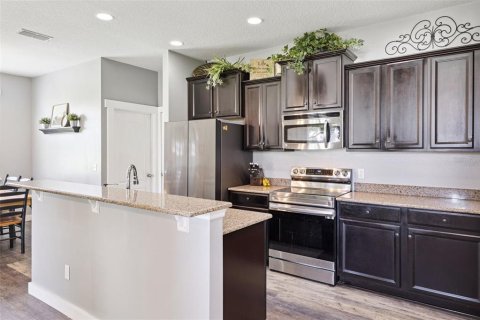 Casa en venta en Clermont, Florida, 5 dormitorios, 327.02 m2 № 2198971 - foto 3