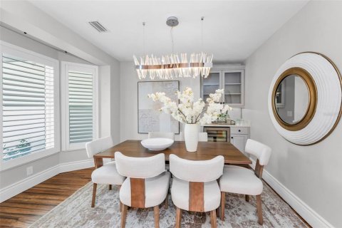 Casa en venta en Saint Petersburg, Florida, 5 dormitorios, 265.05 m2 № 1746555 - foto 8