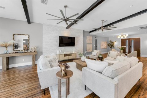 Casa en venta en Saint Petersburg, Florida, 5 dormitorios, 265.05 m2 № 1746555 - foto 12