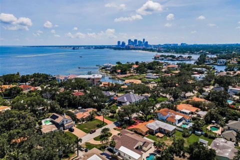 Casa en venta en Saint Petersburg, Florida, 5 dormitorios, 265.05 m2 № 1746555 - foto 4
