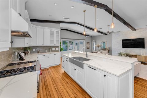 Casa en venta en Saint Petersburg, Florida, 5 dormitorios, 265.05 m2 № 1746555 - foto 17