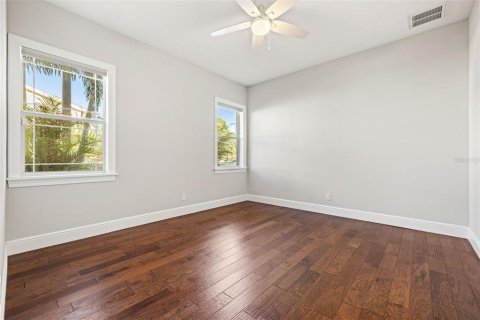 Villa ou maison à vendre à Saint Petersburg, Floride: 4 chambres, 231.42 m2 № 1586709 - photo 24