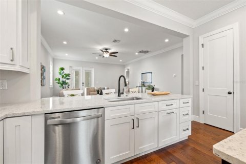 Villa ou maison à vendre à Saint Petersburg, Floride: 4 chambres, 231.42 m2 № 1586709 - photo 10