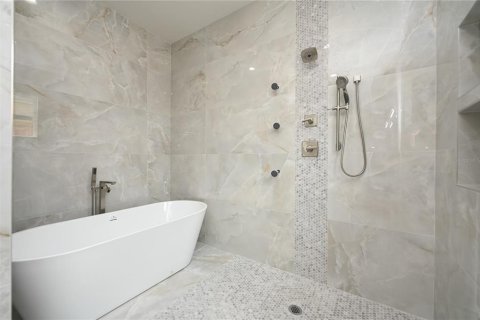 Villa ou maison à vendre à Kissimmee, Floride: 4 chambres, 260.87 m2 № 1549238 - photo 18
