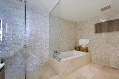 Condo in Miami, Florida, 3 bedrooms  № 1713926 - photo 10