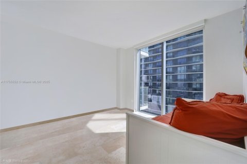 Condo in Miami, Florida, 3 bedrooms  № 1713926 - photo 15
