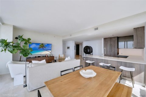Condo in Miami, Florida, 3 bedrooms  № 1713926 - photo 5