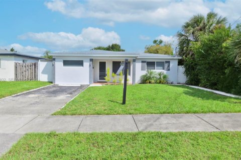 Casa en venta en Hallandale Beach, Florida, 3 dormitorios, 142.33 m2 № 2055980 - foto 10