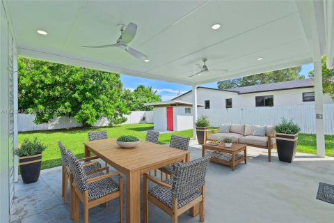 Casa en venta en Hallandale Beach, Florida, 3 dormitorios, 142.33 m2 № 2055980 - foto 17