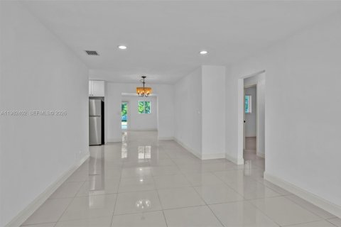 Casa en venta en Hallandale Beach, Florida, 3 dormitorios, 142.33 m2 № 2055980 - foto 13