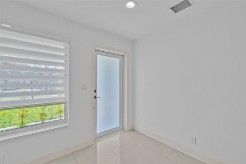 Casa en venta en Hallandale Beach, Florida, 3 dormitorios, 142.33 m2 № 2055980 - foto 14