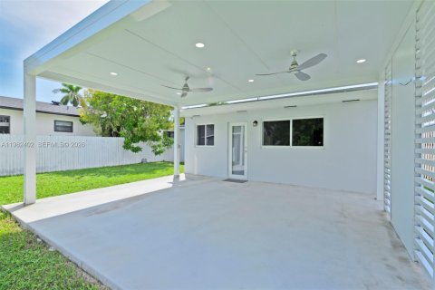Casa en venta en Hallandale Beach, Florida, 3 dormitorios, 142.33 m2 № 2055980 - foto 16