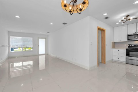 Casa en venta en Hallandale Beach, Florida, 3 dormitorios, 142.33 m2 № 2055980 - foto 15