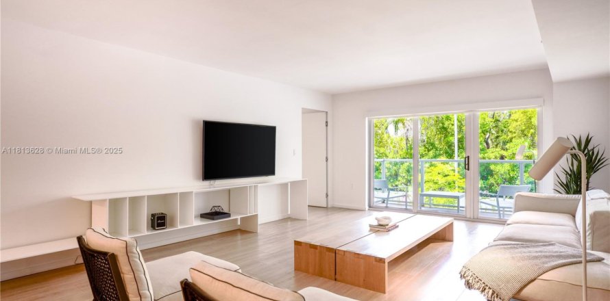 Apartamento en Bal Harbour, Florida 1 dormitorio, 104.24 m2 № 1936829