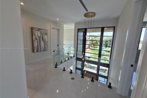 House in Lighthouse Point, Florida 5 bedrooms № 1994949 - photo 8