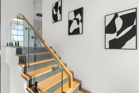 House in Lighthouse Point, Florida 5 bedrooms № 1994949 - photo 23