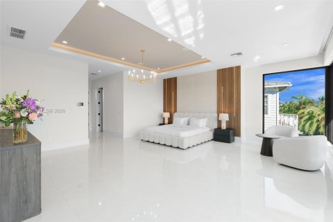 House in Lighthouse Point, Florida 5 bedrooms № 1994949 - photo 28