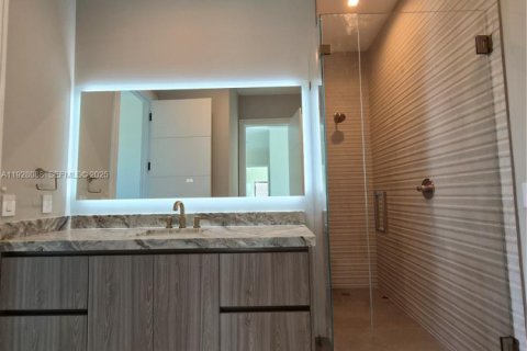 House in Lighthouse Point, Florida 5 bedrooms № 1994949 - photo 15