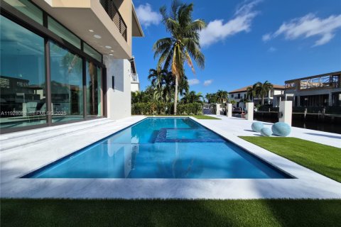 House in Lighthouse Point, Florida 5 bedrooms № 1994949 - photo 18