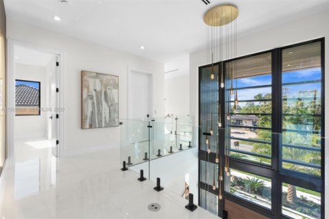 House in Lighthouse Point, Florida 5 bedrooms № 1994949 - photo 25