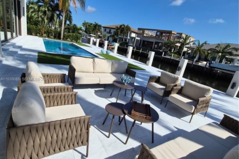 House in Lighthouse Point, Florida 5 bedrooms № 1994949 - photo 20