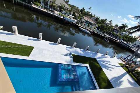 House in Lighthouse Point, Florida 5 bedrooms № 1994949 - photo 21