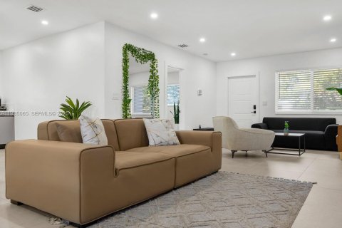 Villa ou maison à vendre à Miami, Floride: 4 chambres, 148.36 m2 № 1993249 - photo 23
