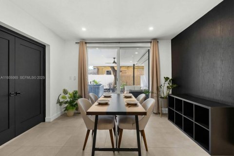 Villa ou maison à vendre à Miami, Floride: 4 chambres, 148.36 m2 № 1993249 - photo 14