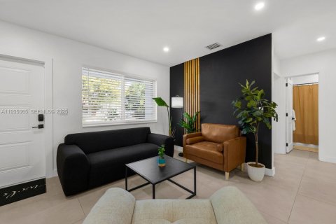 Villa ou maison à vendre à Miami, Floride: 4 chambres, 148.36 m2 № 1993249 - photo 18