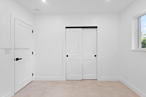 Villa ou maison à vendre à Miami, Floride: 4 chambres, 148.36 m2 № 1993249 - photo 22