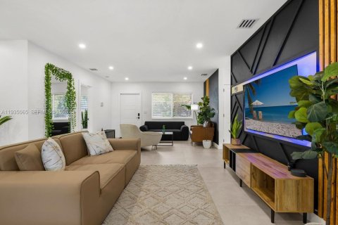 Villa ou maison à vendre à Miami, Floride: 4 chambres, 148.36 m2 № 1993249 - photo 17