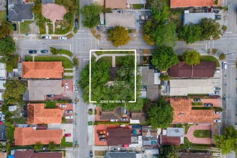 Villa ou maison à vendre à Miami, Floride: 4 chambres, 148.36 m2 № 1993249 - photo 4