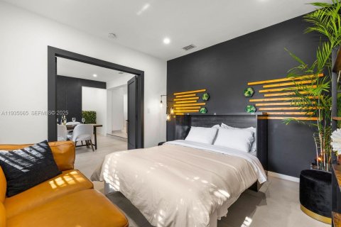 Villa ou maison à vendre à Miami, Floride: 4 chambres, 148.36 m2 № 1993249 - photo 16