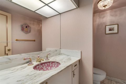 Condo in Miami Beach, Florida, 3 bedrooms  № 2065279 - photo 14