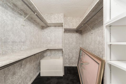 Condo in Miami Beach, Florida, 3 bedrooms  № 2065279 - photo 20