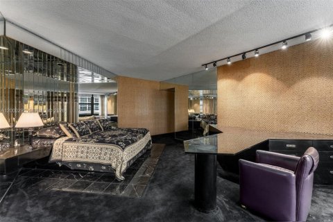 Condo in Miami Beach, Florida, 3 bedrooms  № 2065279 - photo 15