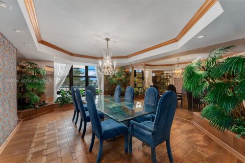 Кондоминиум с 3 спальнями в Майами-Бич, Флорида № 2065279