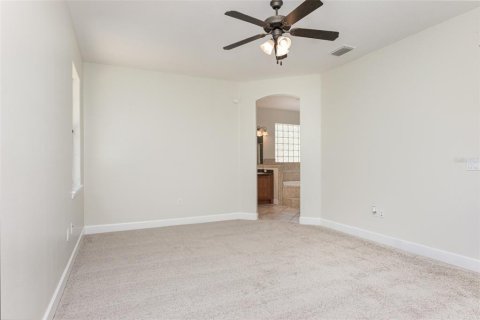 Casa en venta en Eustis, Florida, 4 dormitorios, 173.17 m2 № 1910104 - foto 12