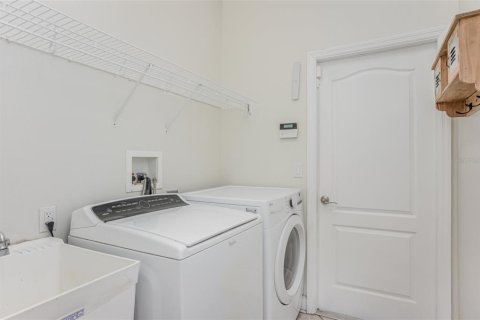 Casa en venta en Eustis, Florida, 4 dormitorios, 173.17 m2 № 1910104 - foto 22
