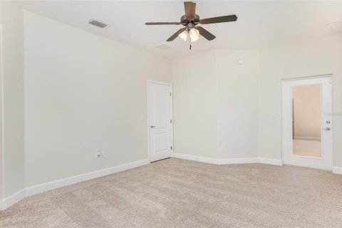 Casa en venta en Eustis, Florida, 4 dormitorios, 173.17 m2 № 1910104 - foto 11