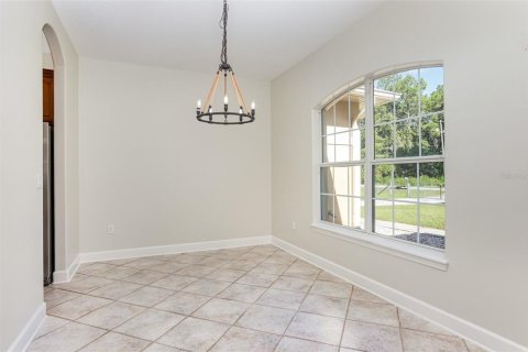 Casa en venta en Eustis, Florida, 4 dormitorios, 173.17 m2 № 1910104 - foto 9