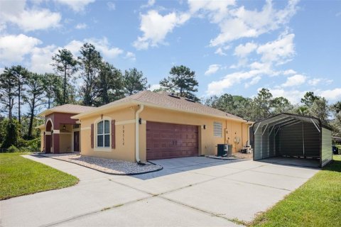 Casa en venta en Eustis, Florida, 4 dormitorios, 173.17 m2 № 1910104 - foto 3