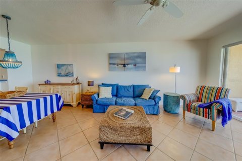 Condominio en alquiler en North Redington Beach, Florida, 2 dormitorios, 114.27 m2 № 1919273 - foto 6