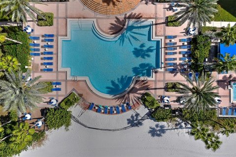 Condominio en alquiler en North Redington Beach, Florida, 2 dormitorios, 114.27 m2 № 1919273 - foto 2