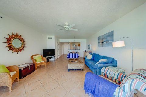 Condominio en alquiler en North Redington Beach, Florida, 2 dormitorios, 114.27 m2 № 1919273 - foto 7