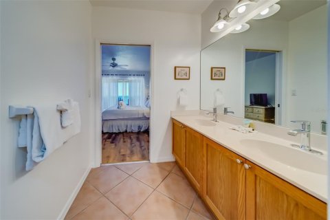 Condominio en alquiler en North Redington Beach, Florida, 2 dormitorios, 114.27 m2 № 1919273 - foto 28