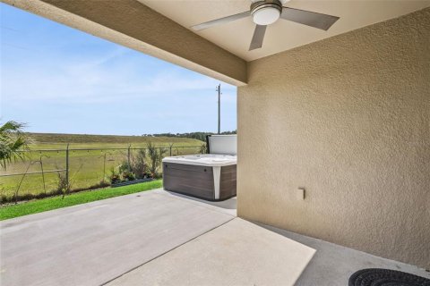 House in DeBary, Florida 4 bedrooms, 170.57 sq.m. № 2113100 - photo 23